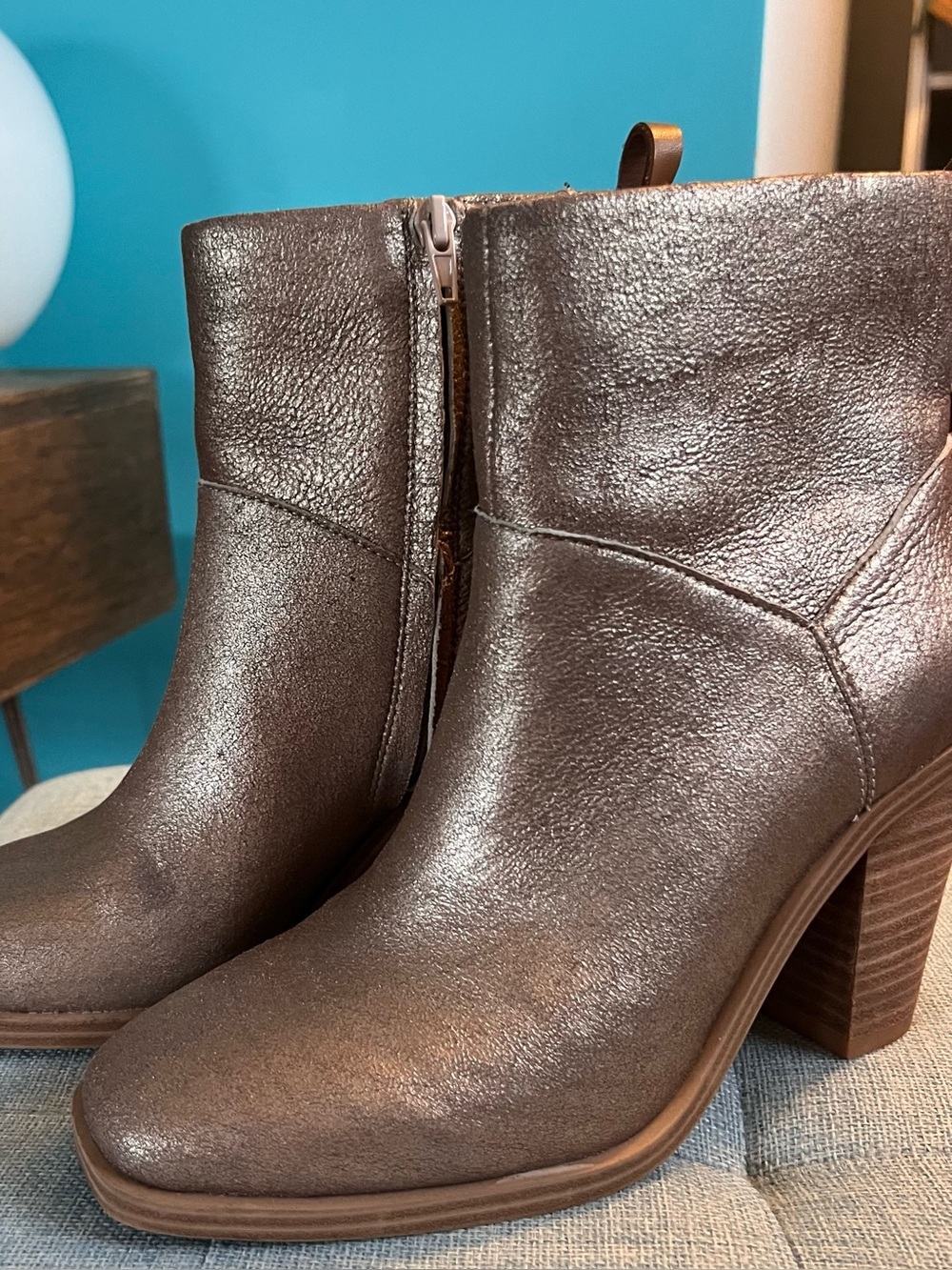 Crown Vintage Randie Bootie. Size 7.5.
